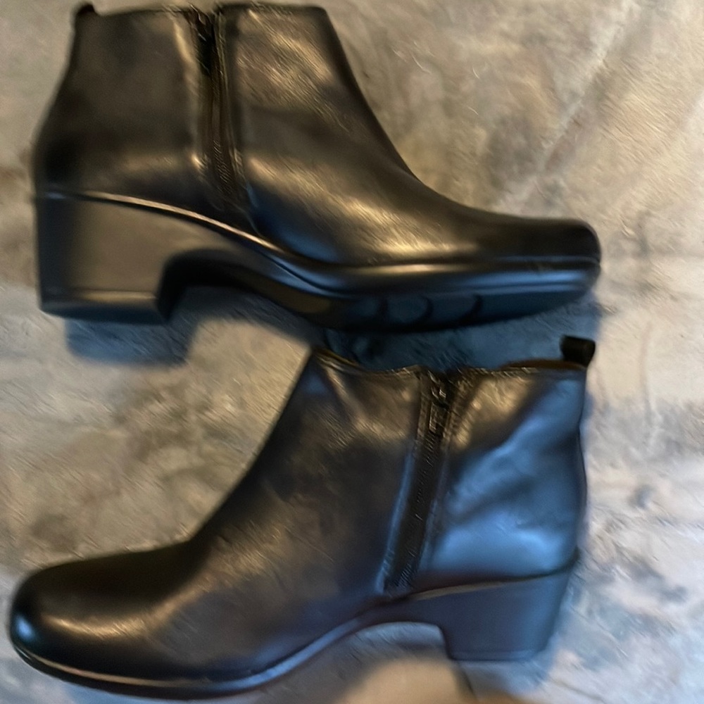 Clarks Leather Zipper Ankle Boots size 12m
